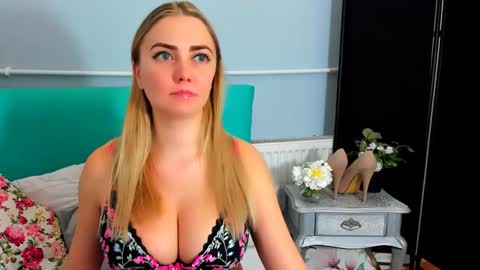 Elise online show from 01/17/25, 05:51