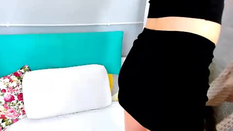 Elise online show from 05/19/26, 08:09