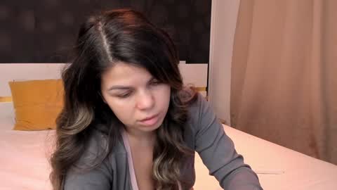 Snapshot of elisetyler89 chatting on 12/20/24, 12:19 Elly online show from 12/20/24, 12:19