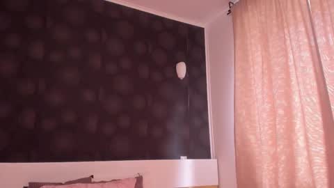 Snapshot of elisetyler89 chatting on 11/18/25, 08:08 Elly online show from 11/18/25, 08:08