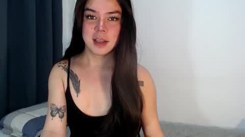 Snapshot of elisex18 chatting on 02/02/26, 10:47 Elise online show from 02/02/26, 10:47