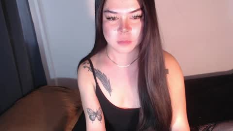 Snapshot of elisex18 chatting on 06/02/26, 04:47 Elise online show from 06/02/26, 04:47