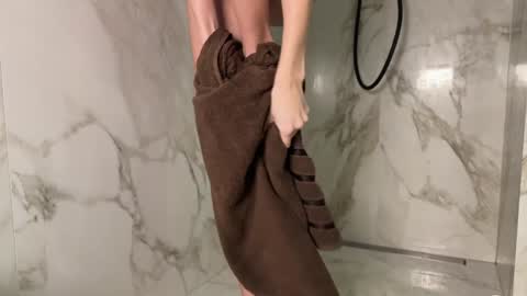 Nina online show from 01/07/25, 01:17