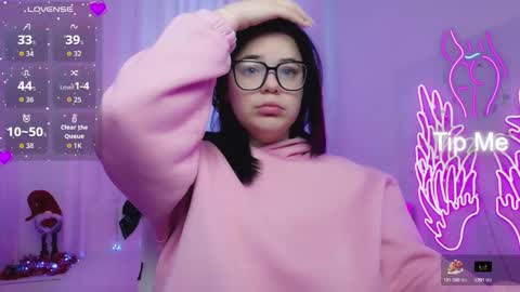 Eliss online show from 12/17/25, 10:21