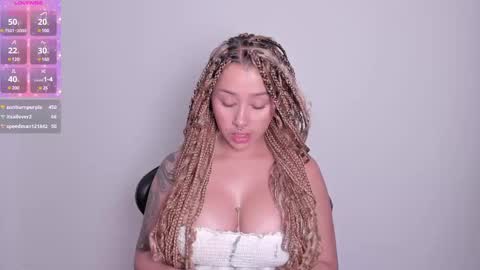 Snapshot of elissa_dominguez chatting on 03/11/25, 11:26 Elissa online show from 03/11/25, 11:26