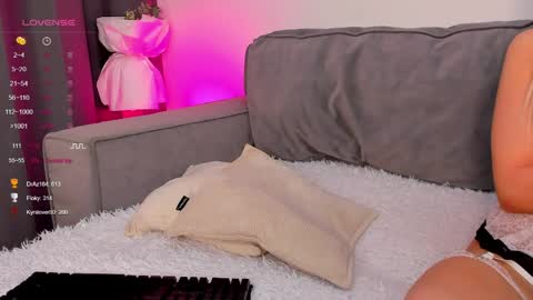 Snapshot of elissluvv chatting on 04/06/26, 10:33 Eliss online show from 04/06/26, 10:33