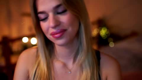 Snapshot of elister_alison chatting on 10/15/25, 09:09 Sunflower online show from 10/15/25, 09:09