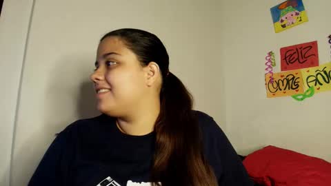 Snapshot of elisuarez_ chatting on 11/14/25, 06:56 Eliss online show from 11/14/25, 06:56