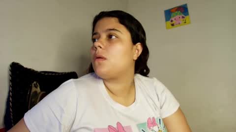 Snapshot of elisuarez_ chatting on 12/02/25, 07:03 Eliss online show from 12/02/25, 07:03