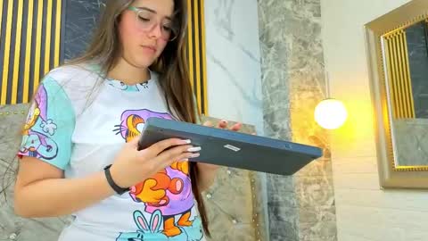 elisvega online show from 04/10/26, 08:35