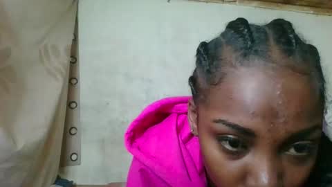 Snapshot of elita12010 chatting on 12/14/25, 04:40 elita12010 online show from 12/14/25, 04:40