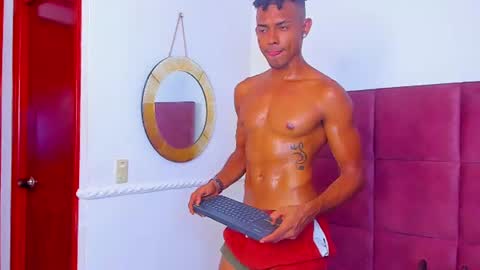Snapshot of elite__models chatting on 06/10/26, 05:45 Valentino Konny y Jhon online show from 06/10/26, 05:45