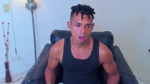 Snapshot of elite__models chatting on 06/29/26, 03:46 Valentino Konny y Jhon online show from 06/29/26, 03:46