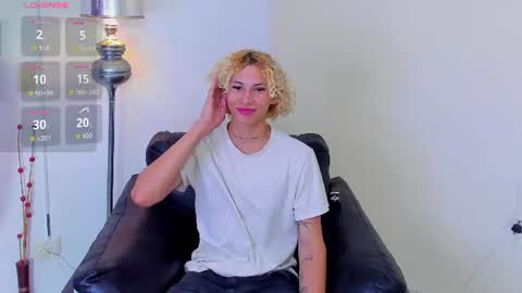 Snapshot of elite__models chatting on 07/11/26, 03:09 Valentino Konny y Jhon online show from 07/11/26, 03:09