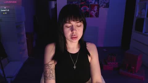 Snapshot of eliza_benet_ chatting on 12/11/24, 03:15 Ari online show from 12/11/24, 03:15