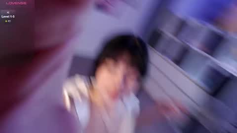 Snapshot of eliza_benet_ chatting on 12/22/24, 04:59 Ari online show from 12/22/24, 04:59