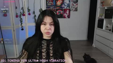 Snapshot of eliza_benet_ chatting on 03/12/25, 04:02 Ari online show from 03/12/25, 04:02