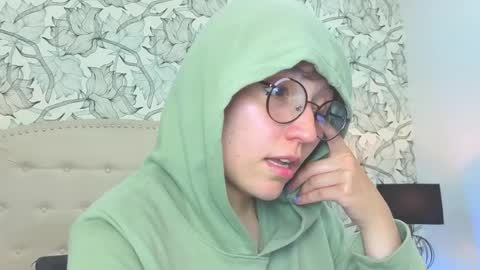 Eliza online show from 04/17/26, 07:39