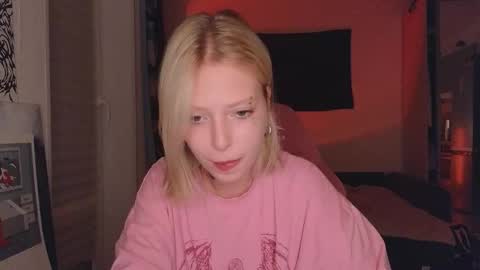 Elizabeth online show from 09/30/25, 05:18