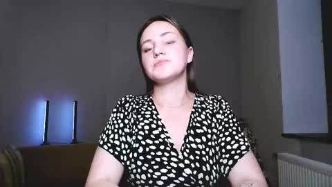 Snapshot of eliza_sin chatting on 10/17/25, 08:33 Elizabeth online show from 10/17/25, 08:33