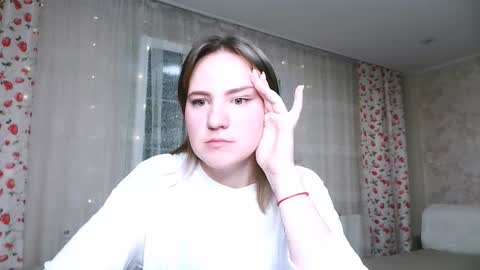 Elizabeth online show from 11/16/25, 01:44