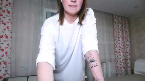 Elizabeth online show from 11/18/25, 03:49