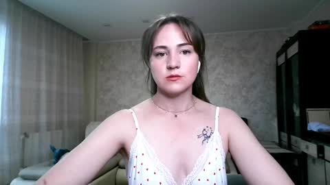 Snapshot of eliza_sin chatting on 04/26/26, 10:02 Elizabeth online show from 04/26/26, 10:02