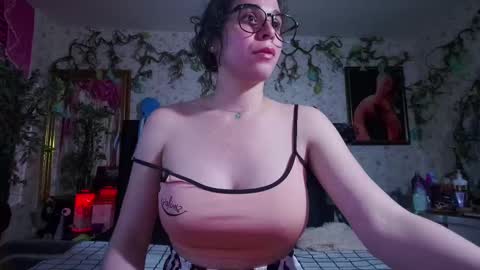 Elizabeth online show from 09/20/25, 10:22