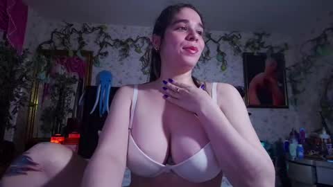 Elizabeth online show from 09/30/25, 10:20