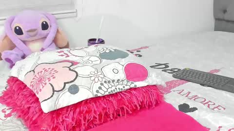 Snapshot of elizabeth_18_ chatting on 02/27/25, 03:14 ELIZA online show from 02/27/25, 03:14