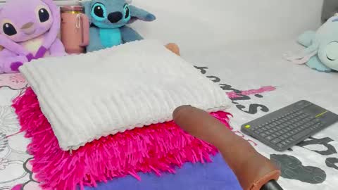 Snapshot of elizabeth_18_ chatting on 11/17/25, 03:01 ELIZA online show from 11/17/25, 03:01