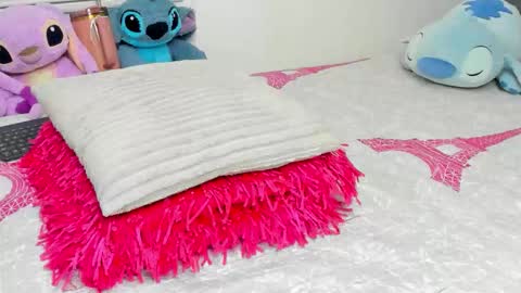 Snapshot of elizabeth_18_ chatting on 11/25/25, 03:17 ELIZA online show from 11/25/25, 03:17