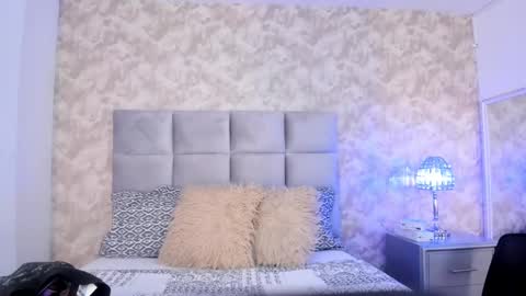 Snapshot of elizabeth_colleman chatting on 01/16/25, 10:34 Elizabeth online show from 01/16/25, 10:34