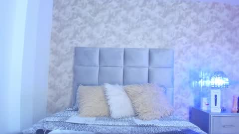 Snapshot of elizabeth_colleman chatting on 02/03/25, 09:29 Elizabeth online show from 02/03/25, 09:29