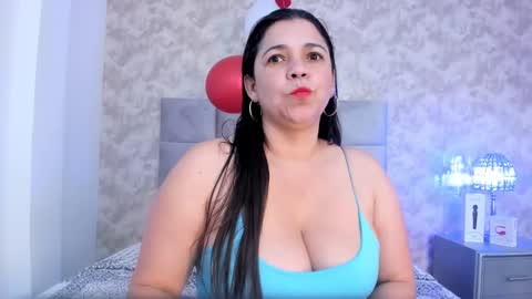 Snapshot of elizabeth_colleman chatting on 02/27/25, 09:36 Elizabeth online show from 02/27/25, 09:36