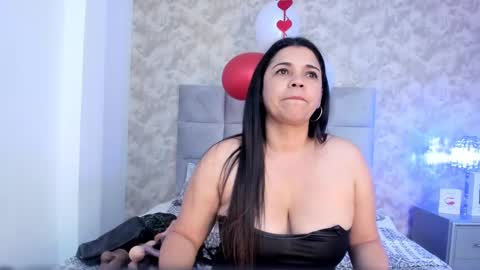 Snapshot of elizabeth_colleman chatting on 03/02/25, 12:42 Elizabeth online show from 03/02/25, 12:42