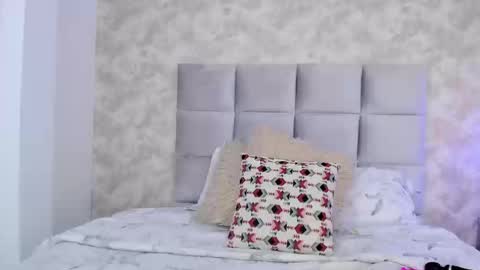 Snapshot of elizabeth_colleman chatting on 09/22/25, 08:33 Elizabeth online show from 09/22/25, 08:33