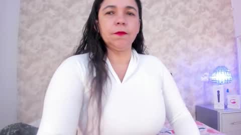 Snapshot of elizabeth_colleman chatting on 10/20/25, 08:53 Elizabeth online show from 10/20/25, 08:53