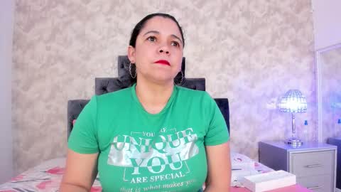 Snapshot of elizabeth_colleman chatting on 10/23/25, 09:35 Elizabeth online show from 10/23/25, 09:35