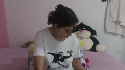 Snapshot of elizabeth_evanz chatting on 04/20/26, 04:21 elizabeth online show from 04/20/26, 04:21