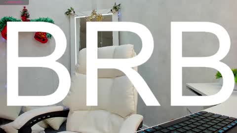 Snapshot of elizabeth_harpper chatting on 12/28/24, 11:52 Elizabeth online show from 12/28/24, 11:52