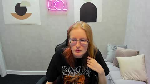 Snapshot of elizabeth_harpper chatting on 01/08/25, 01:32 Elizabeth online show from 01/08/25, 01:32