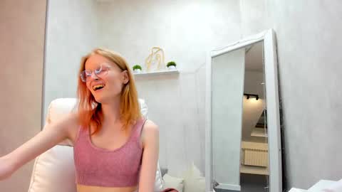 Snapshot of elizabeth_harpper chatting on 02/02/25, 02:13 Elizabeth online show from 02/02/25, 02:13