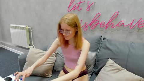 Snapshot of elizabeth_harpper chatting on 03/04/25, 11:29 Elizabeth online show from 03/04/25, 11:29