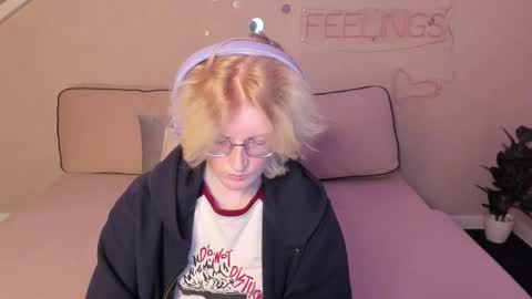 Snapshot of elizabeth_harpper chatting on 09/10/25, 01:05 Elizabeth online show from 09/10/25, 01:05