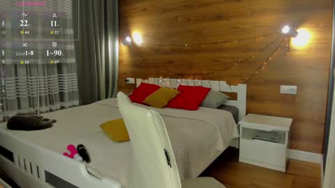 Elizabeth online show from 12/21/24, 11:45