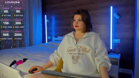 Elizabeth online show from 09/27/25, 11:43