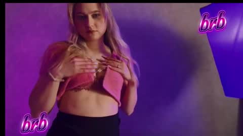 Lizzy online show from 09/21/25, 09:44