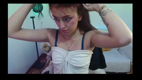 elizabeth_loren1 online show from 10/22/25, 04:07