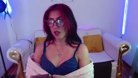 elizabeth_loren1 online show from 10/30/25, 07:25